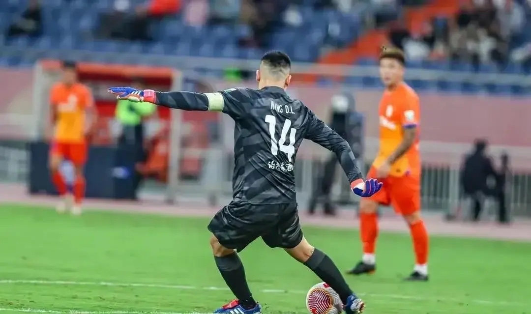 九游助手-关于赛后中超焦点战，山东泰山远射贴柱，目标明确，赛季目标并未改变的信息